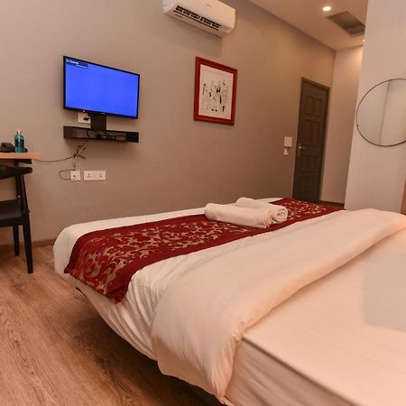 Hotel Red Saffron New Delhi Luaran gambar