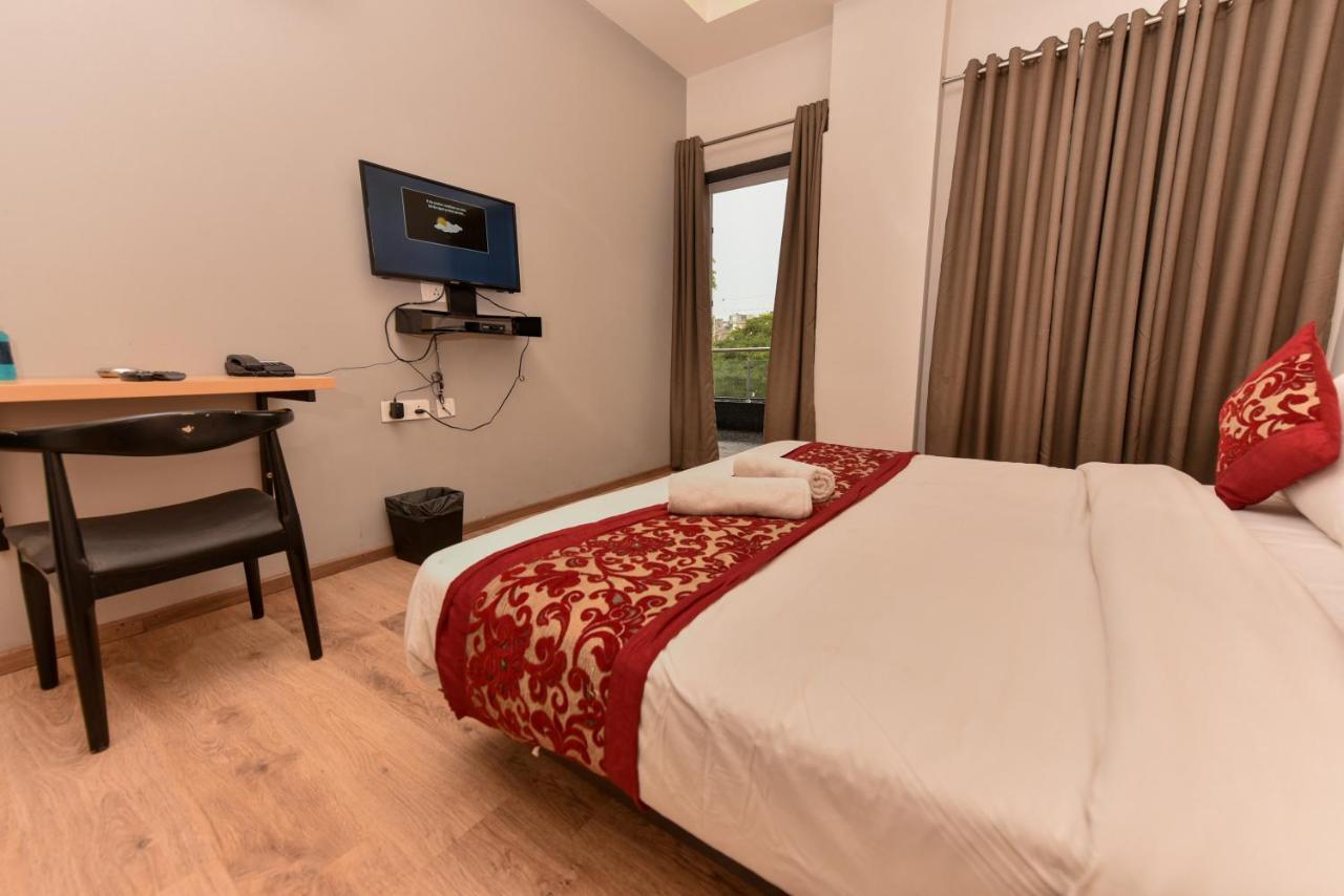 Hotel Red Saffron New Delhi Luaran gambar