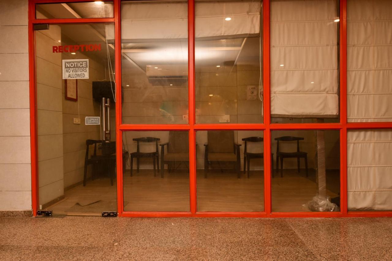 Hotel Red Saffron New Delhi Luaran gambar