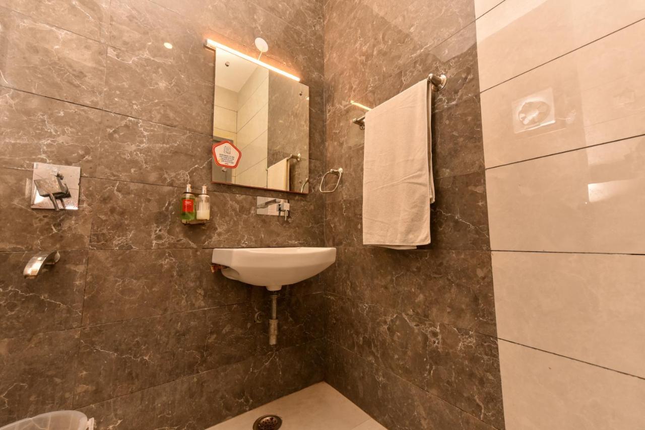 Hotel Red Saffron New Delhi Luaran gambar