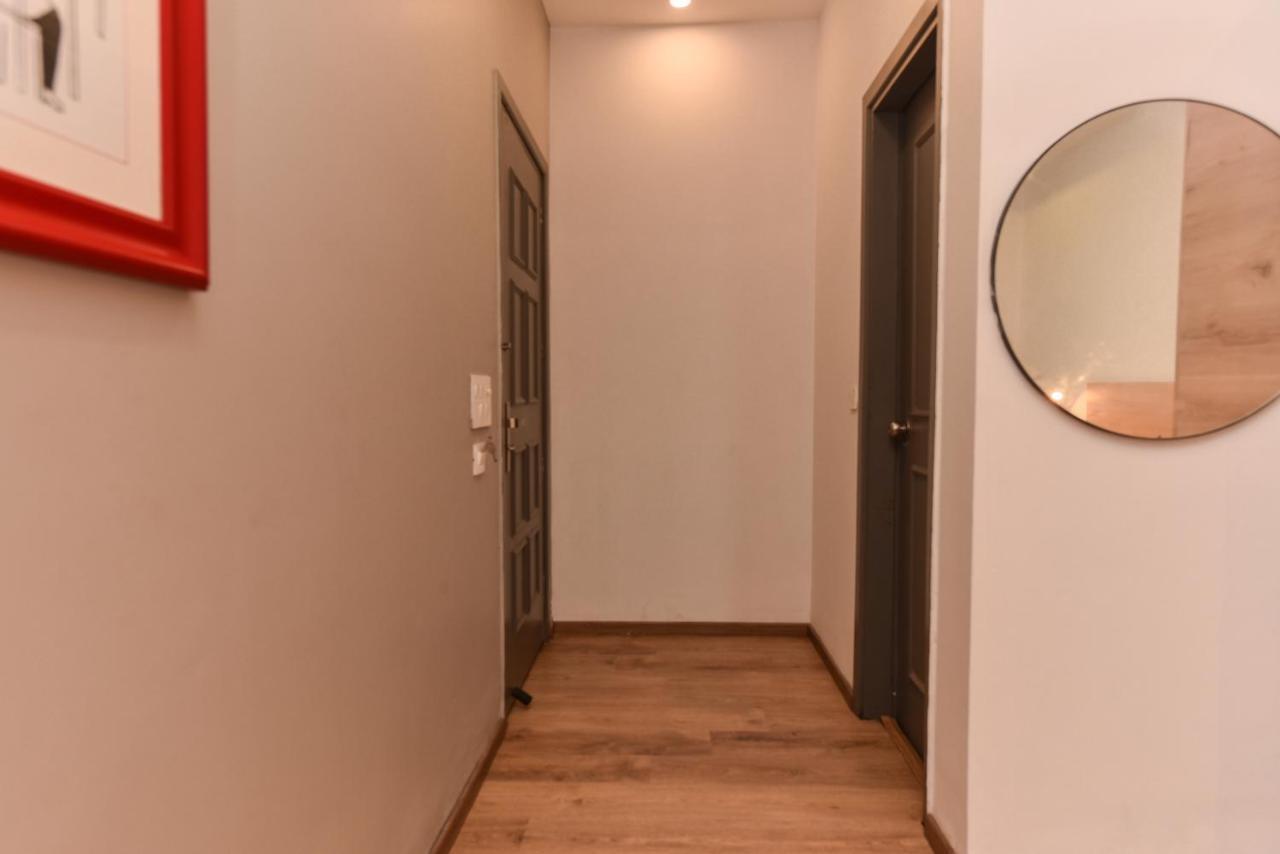 Hotel Red Saffron New Delhi Luaran gambar