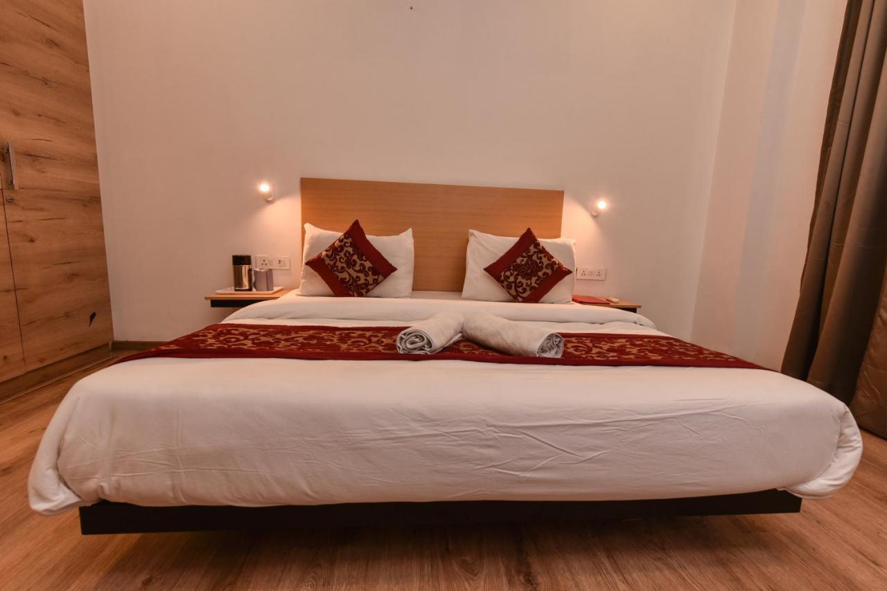 Hotel Red Saffron New Delhi Luaran gambar